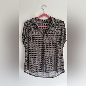 Adrianna Papell Black and Cream Diamond Blouse